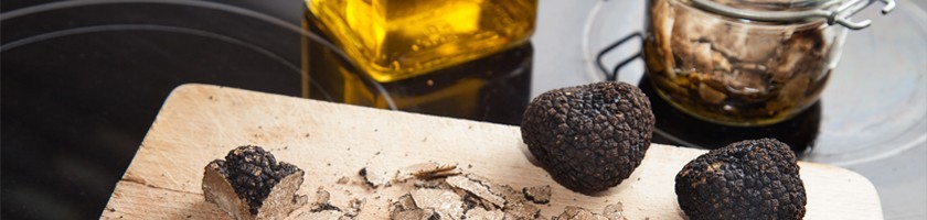 Huile d'olive à la truffes blanche - Truffes Richerenches J'MC Truffes